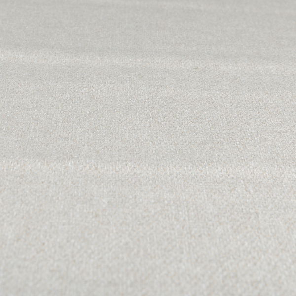 A04715 White