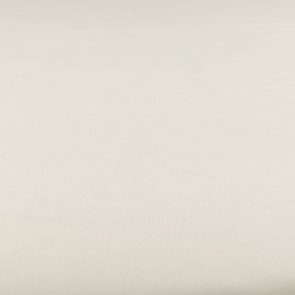 A04746 White