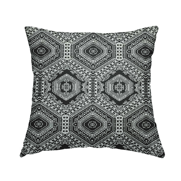 A00182 Black White