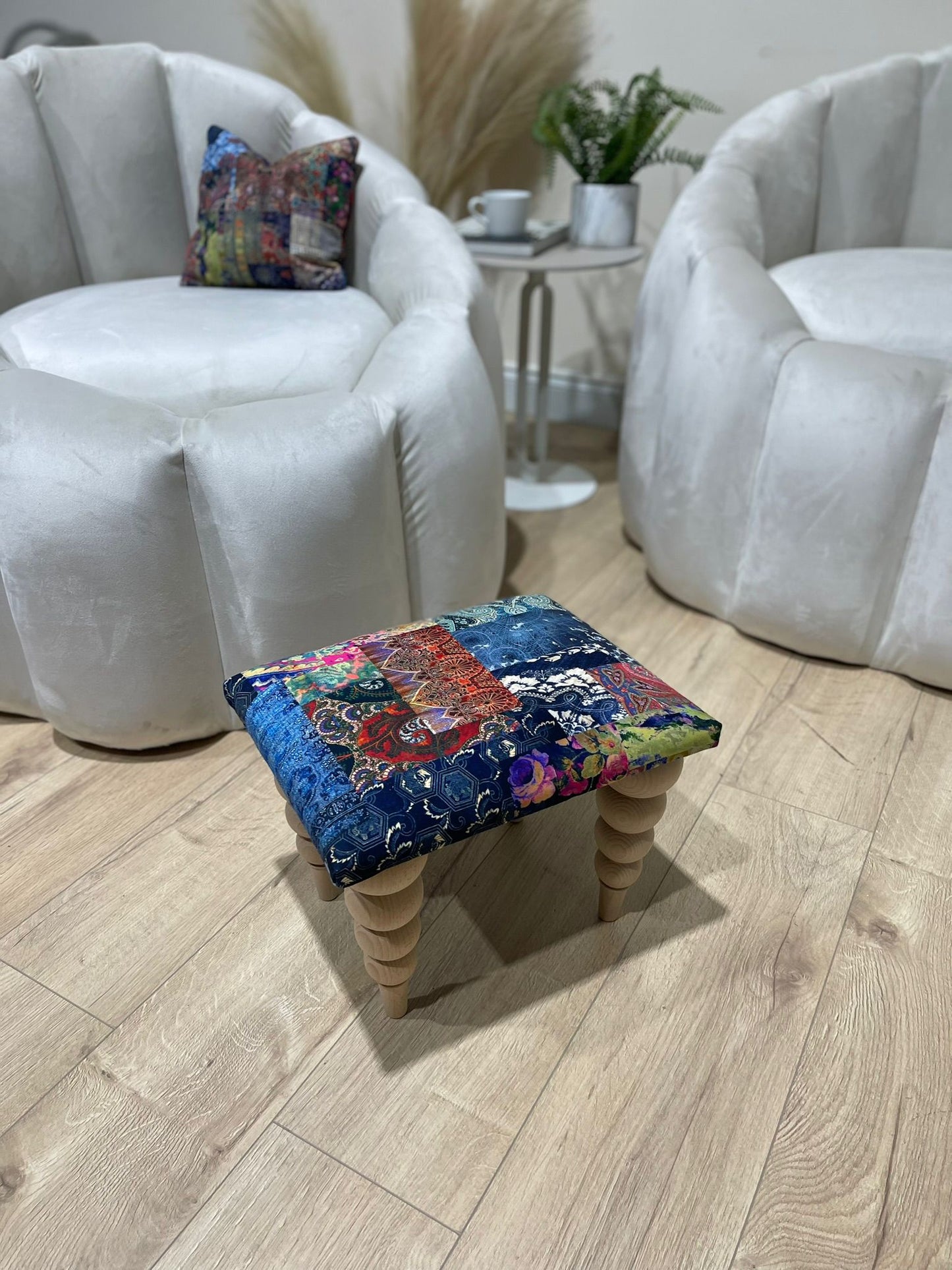 Small demask footrest pouffe