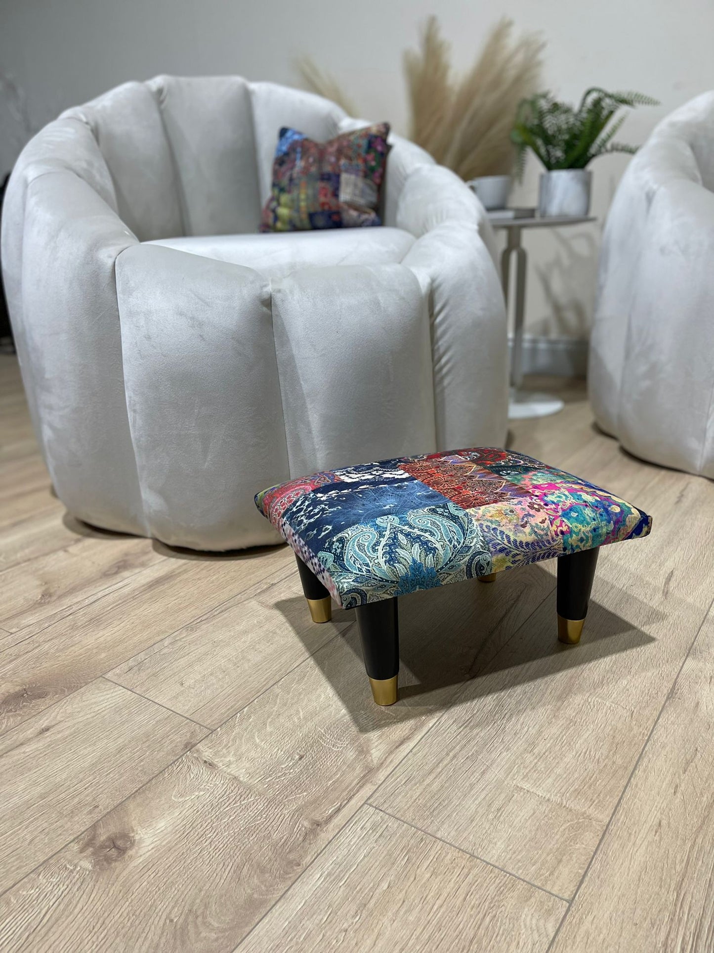 Small demask footrest pouffe