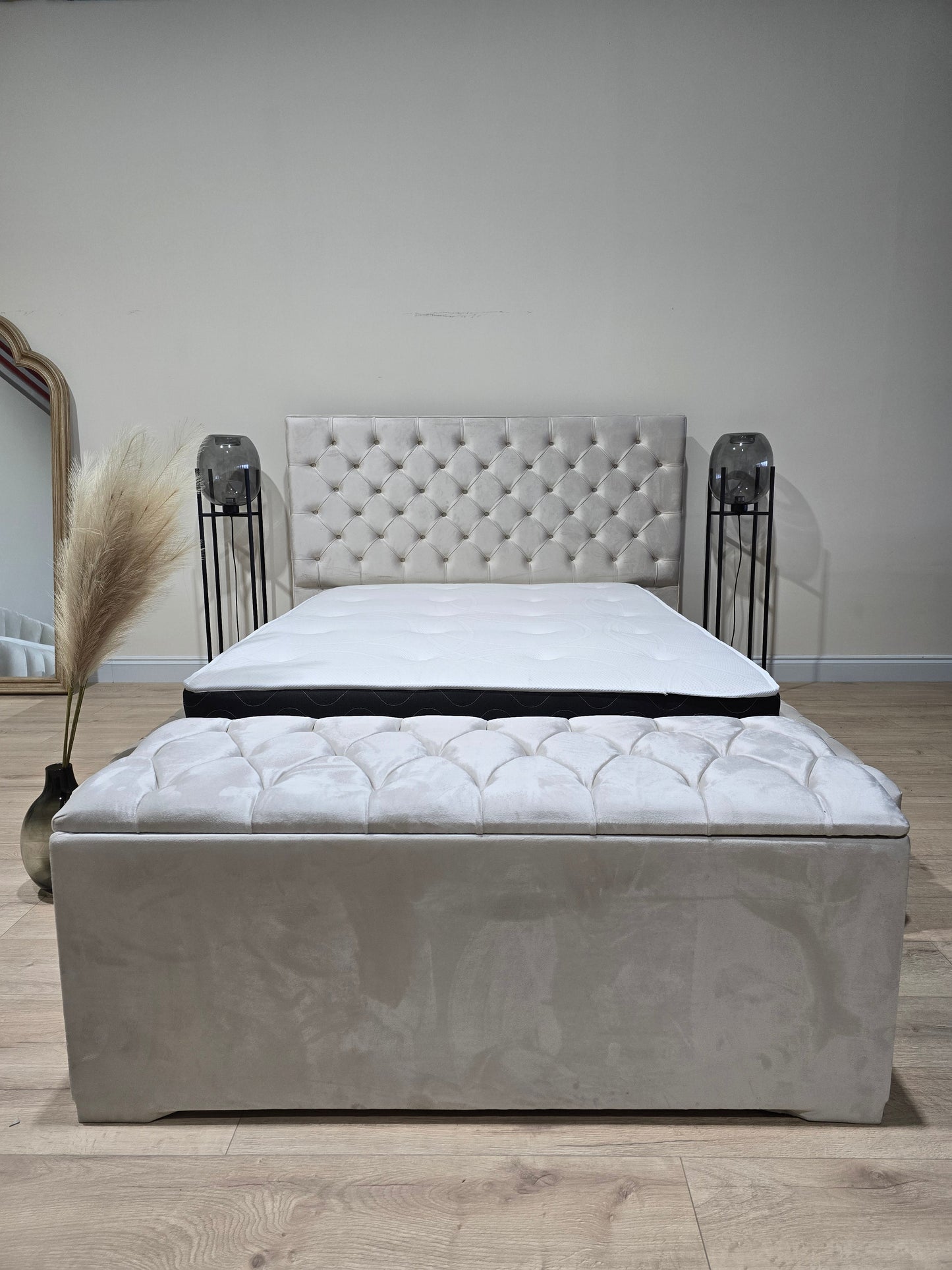 Cream large Ottoman deep bedroom storage box chesterfield bench seat