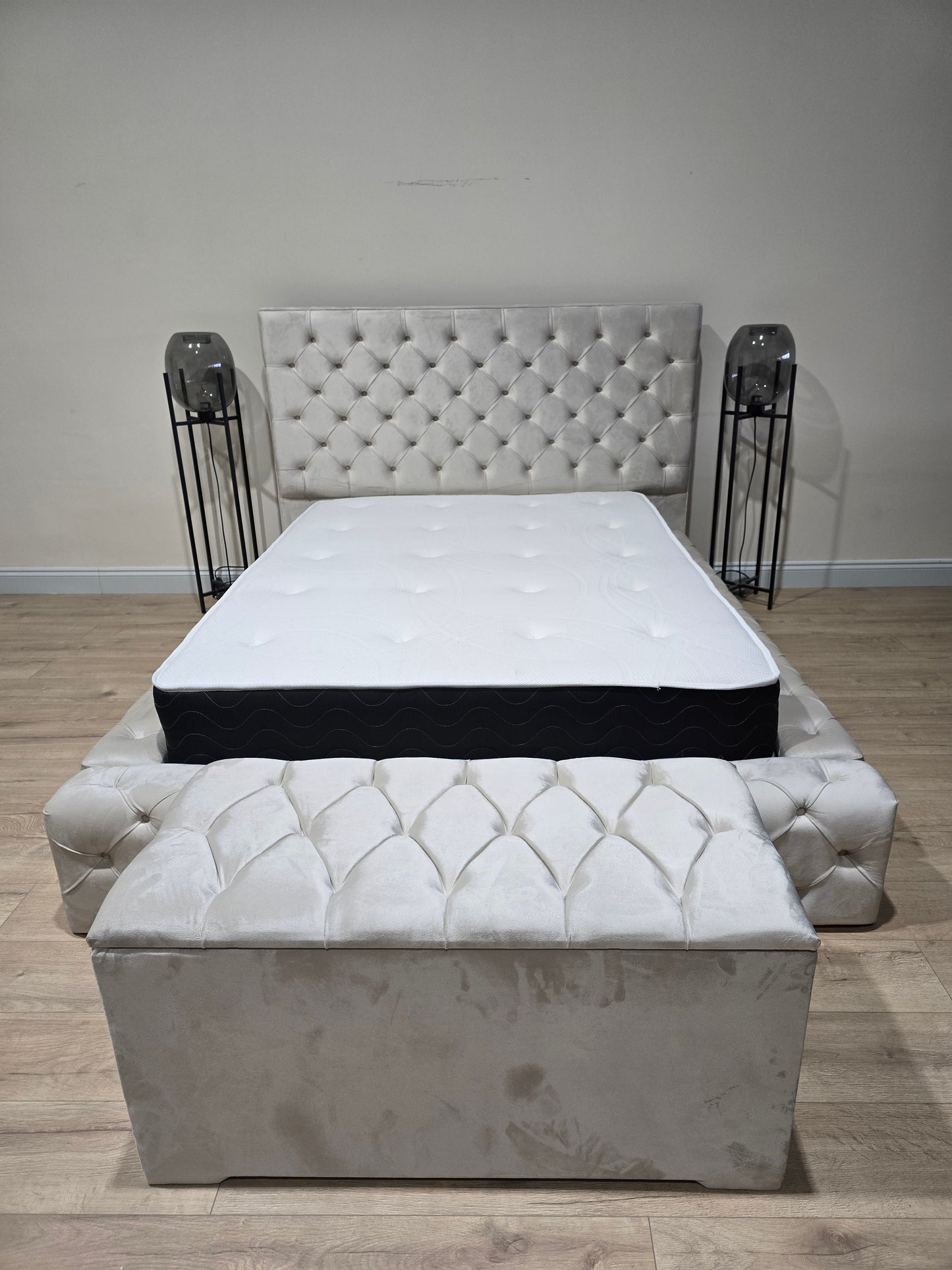 Creamy white bose bed chesterfield tufted matching buttons