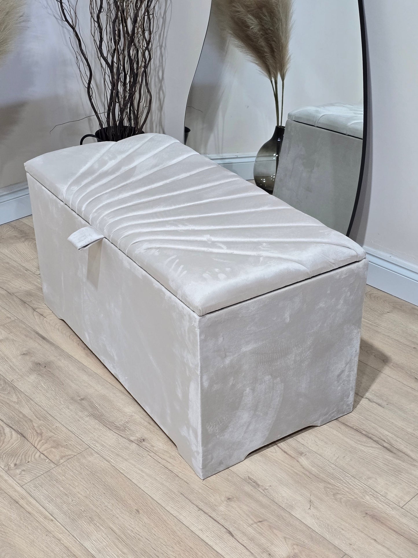 sunshine bedroom Ottoman deep bedroom storage box bench seat