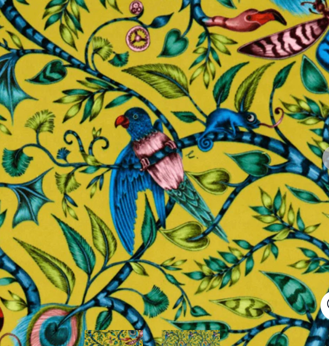 Peacock feathers print floor seating