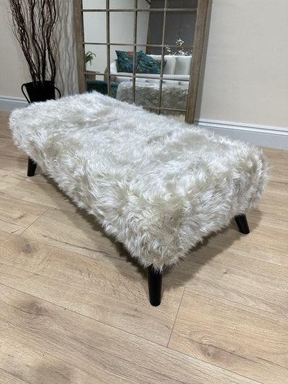 Tobi fluffy fabric Footrest