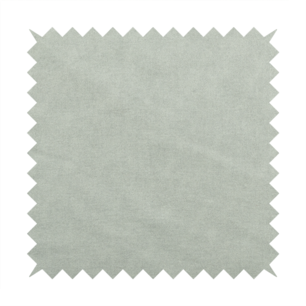 A04772 White