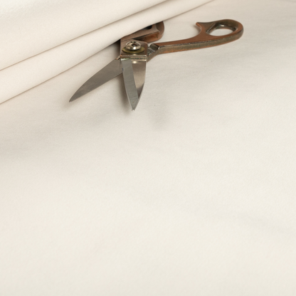 A04746 White