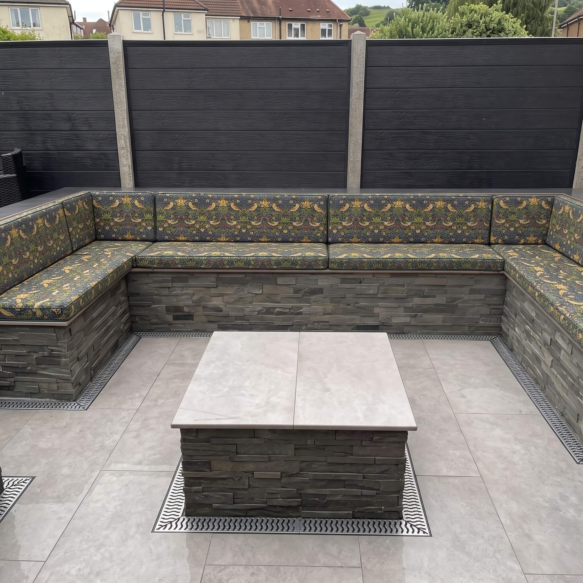Custom Waterproof Outdoor Bench Cushions Designed for Lasting Garden Comfort
