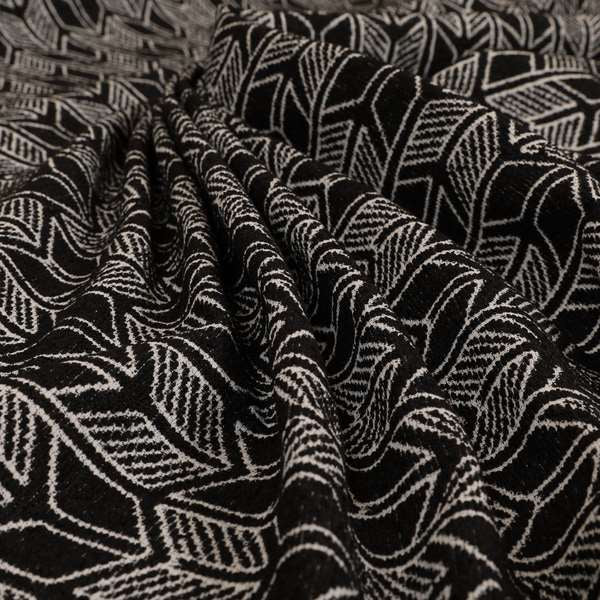 A04840 Black