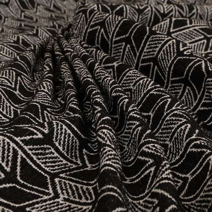A04840 Black