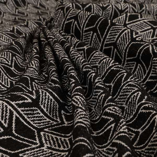 A04840 Black