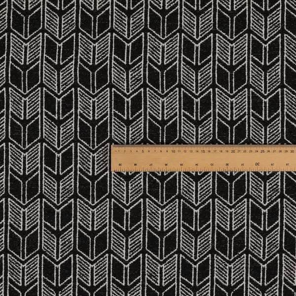 A04840 Black
