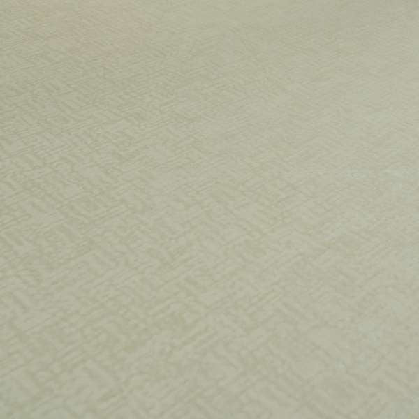 A04895 White