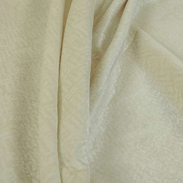 A04895 White