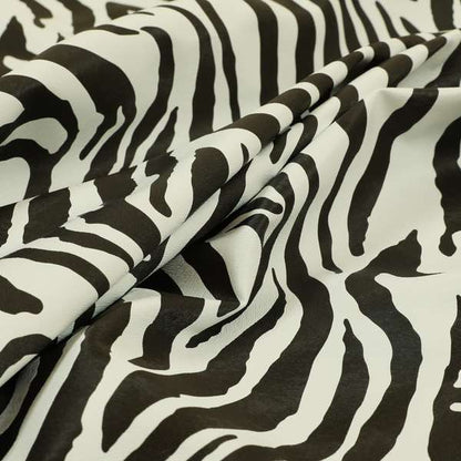 A04936 Black White