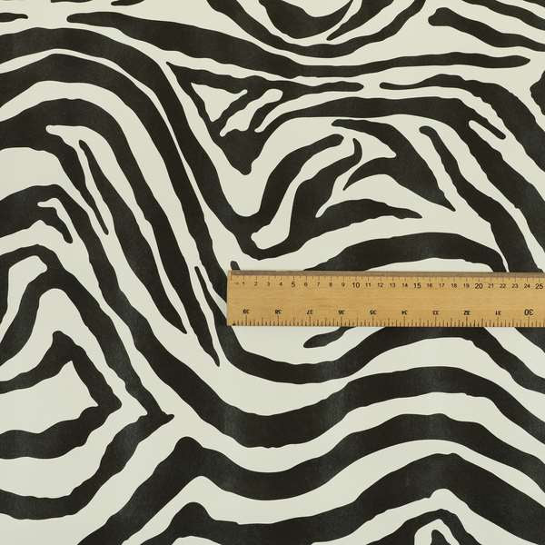 A04936 Black White