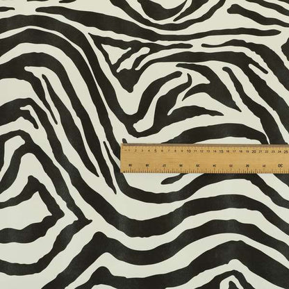 A04936 Black White
