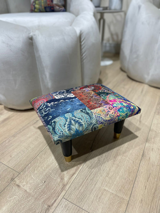 Small demask footrest pouffe