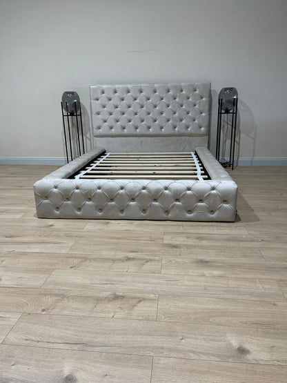 Creamy white  bose bed chesterfield tufted matching buttons